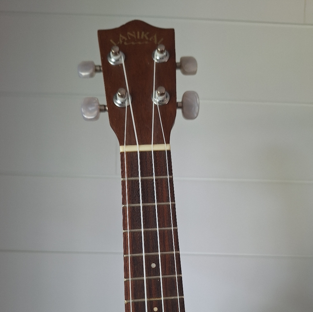Lanikai No. LU-21 T11105 Brown Ukulele - Picture 6 of 7